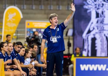 Eduardo Peruchena dejó de ser el entrenador de la Selección Femenina